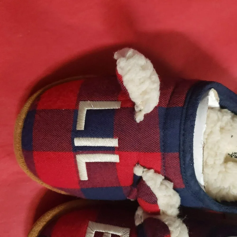 Dearfoams Kids Bear Plaid Clog Slippers Multi-Density Cushioned Insole With Memo